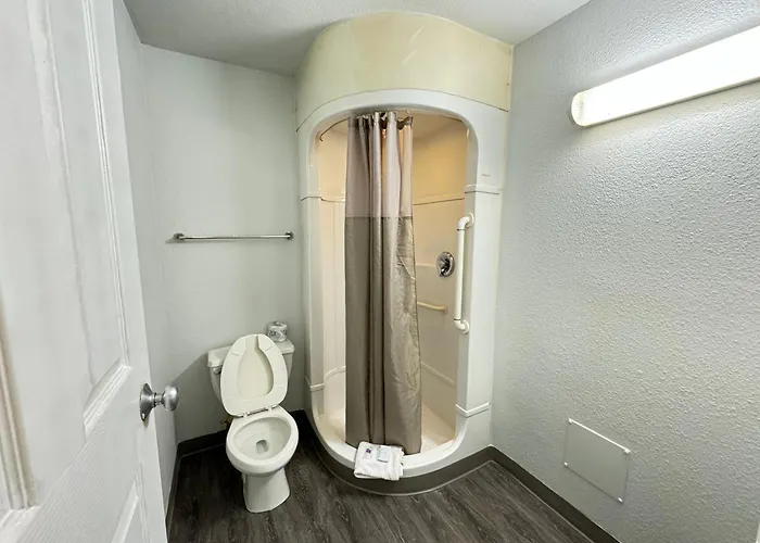 6-casper, Wy 3* Casper